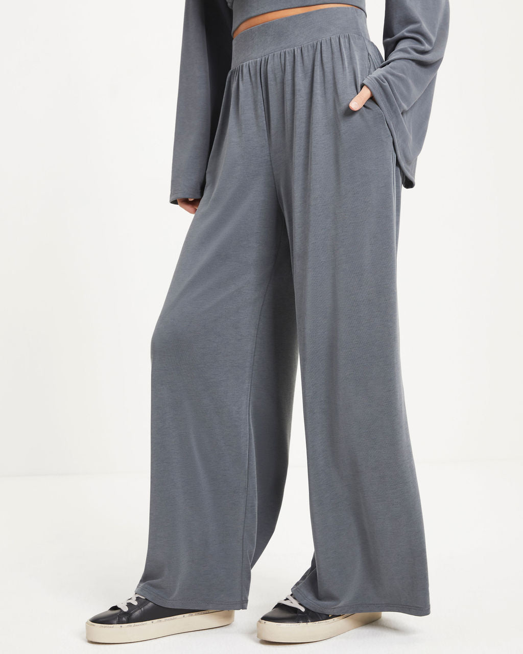 Molly Pocketed Wide Leg Pants - Charcoal – Zreis