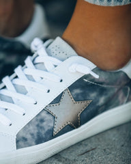 Walking On Clouds Sneaker