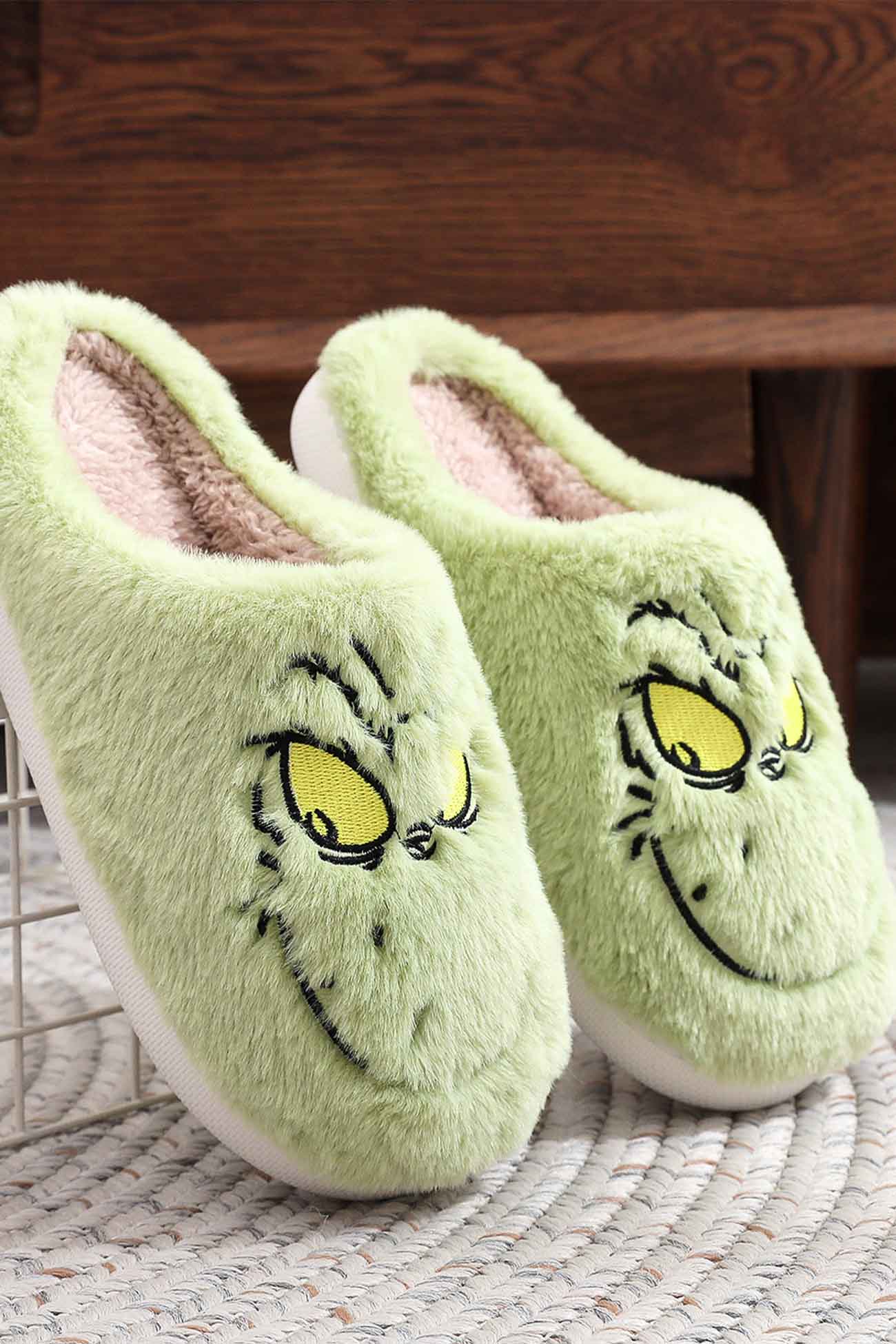 New Fashion Spring Outfit Green Cartoon Graphic Plush House Slippers