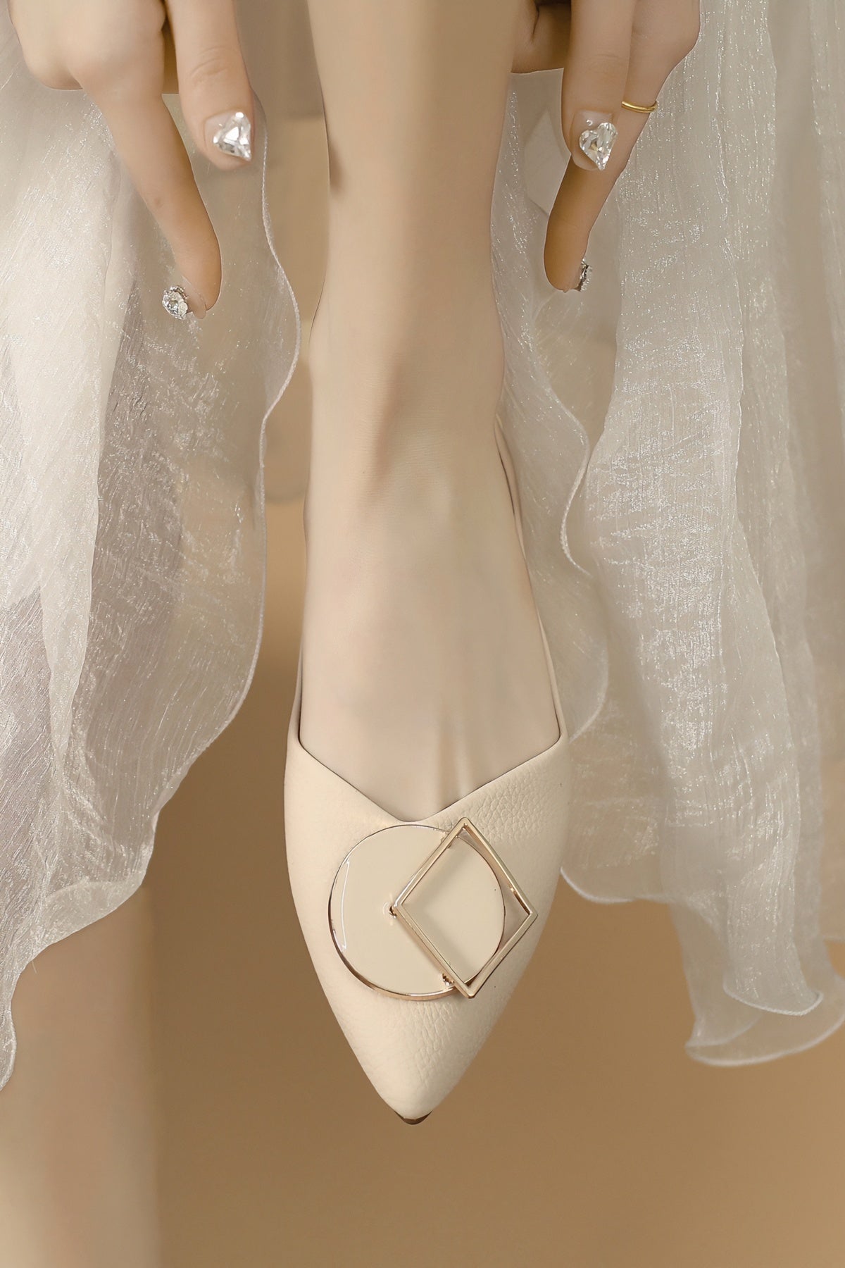 Buckle fashionable pointed toe soft sole pumps