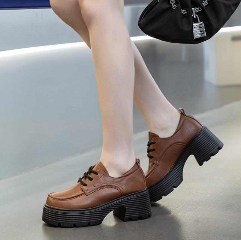Block Heel Leather Booties For Petite Feet AP106