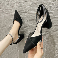 Women's Buckled Chunky Everyday Joker Solid Color Heels