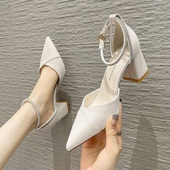 Women's Buckled Chunky Everyday Joker Solid Color Heels