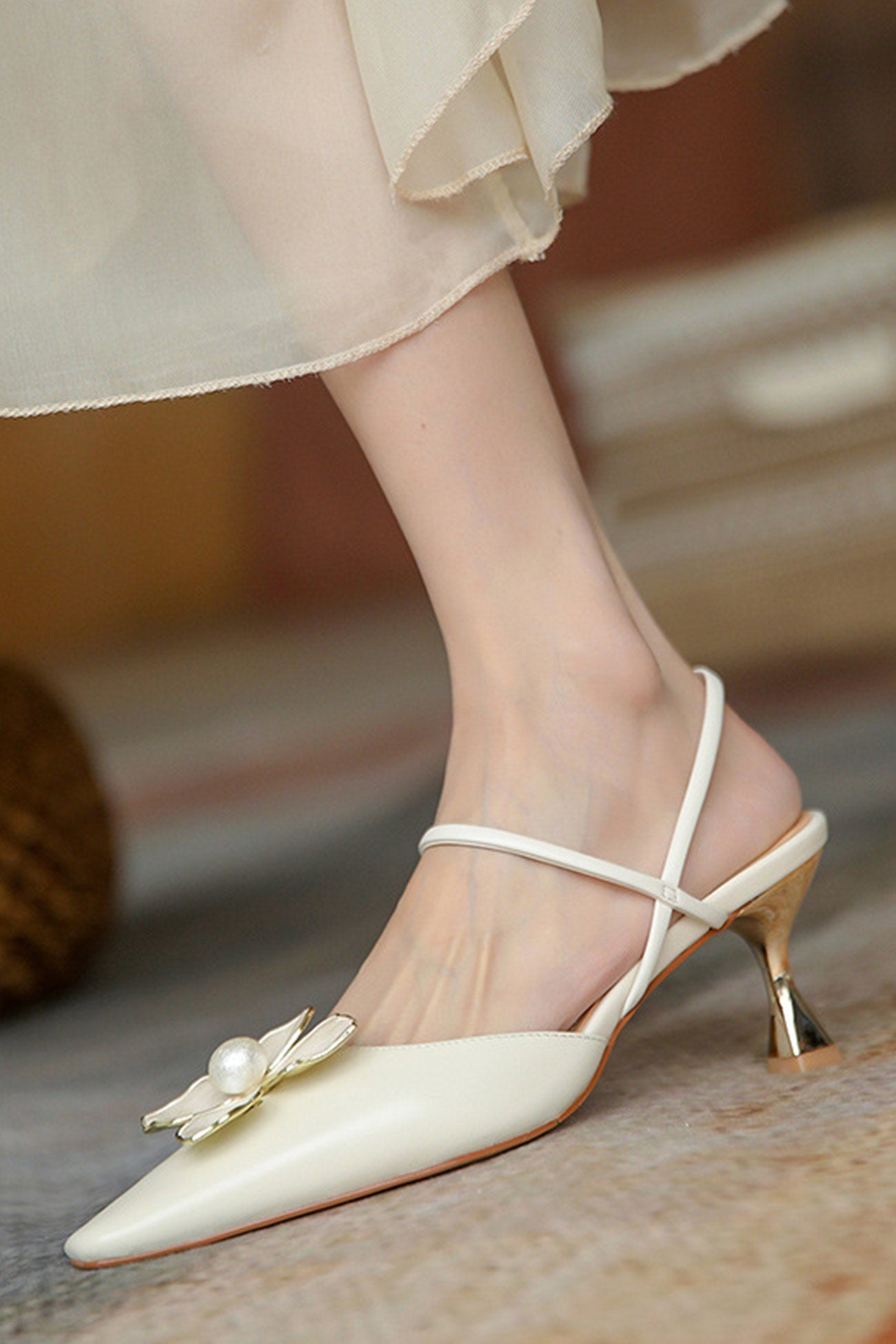 New Fashion Spring Outfit Pearl Flower Pointed-Toe Pumps