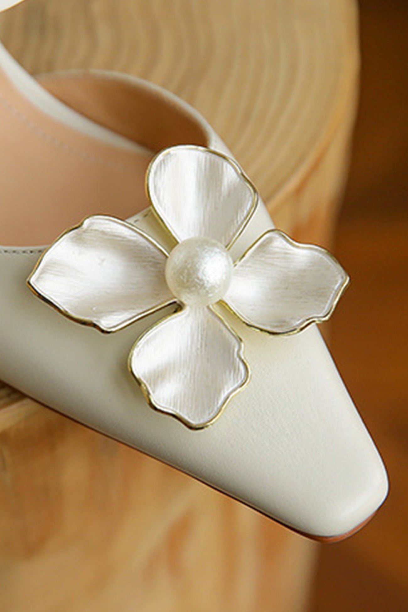 New Fashion Spring Outfit Pearl Flower Pointed-Toe Pumps