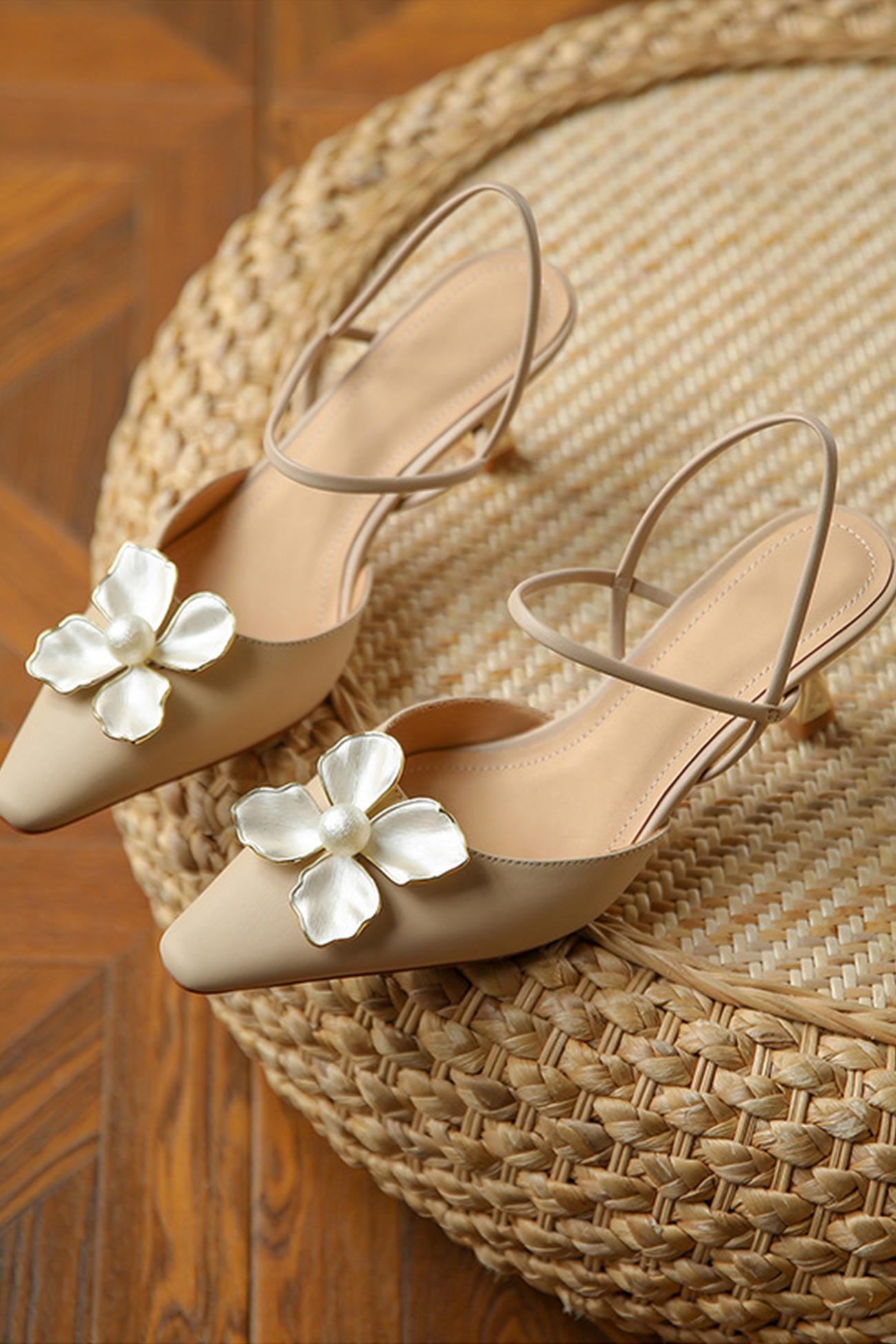 New Fashion Spring Outfit Pearl Flower Pointed-Toe Pumps