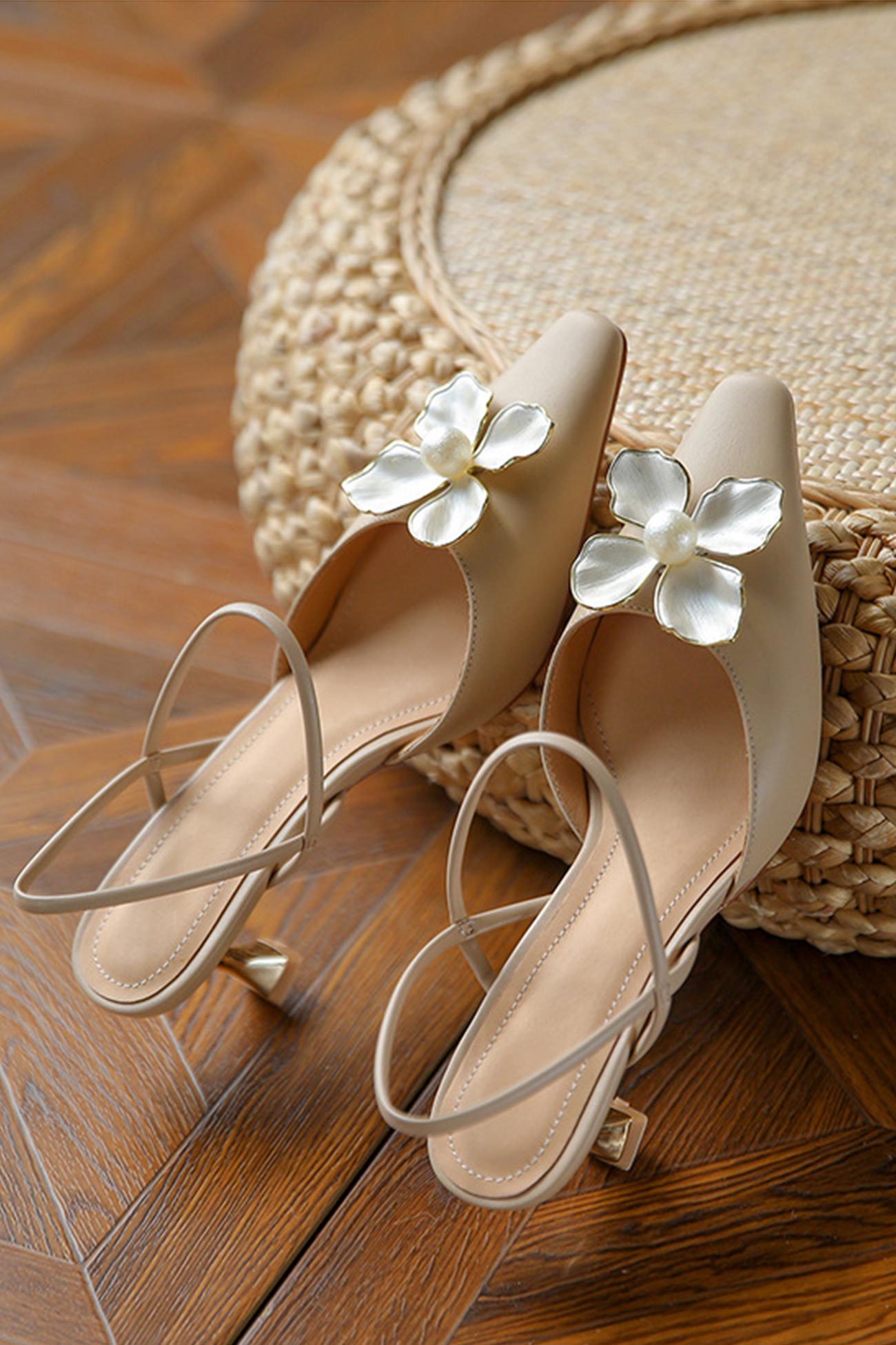 New Fashion Spring Outfit Pearl Flower Pointed-Toe Pumps