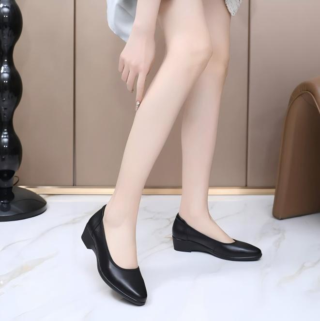 Petite Low Wedge Heel Leather Work Shoes TS190