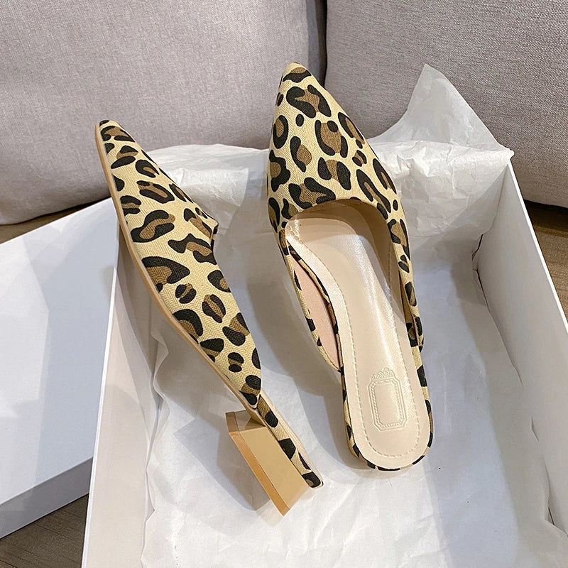 2024 Summer New Women's Fashion Slippers Pointy Leopard Print Design Light and Thin Low Heel Black Design Casual Shoes