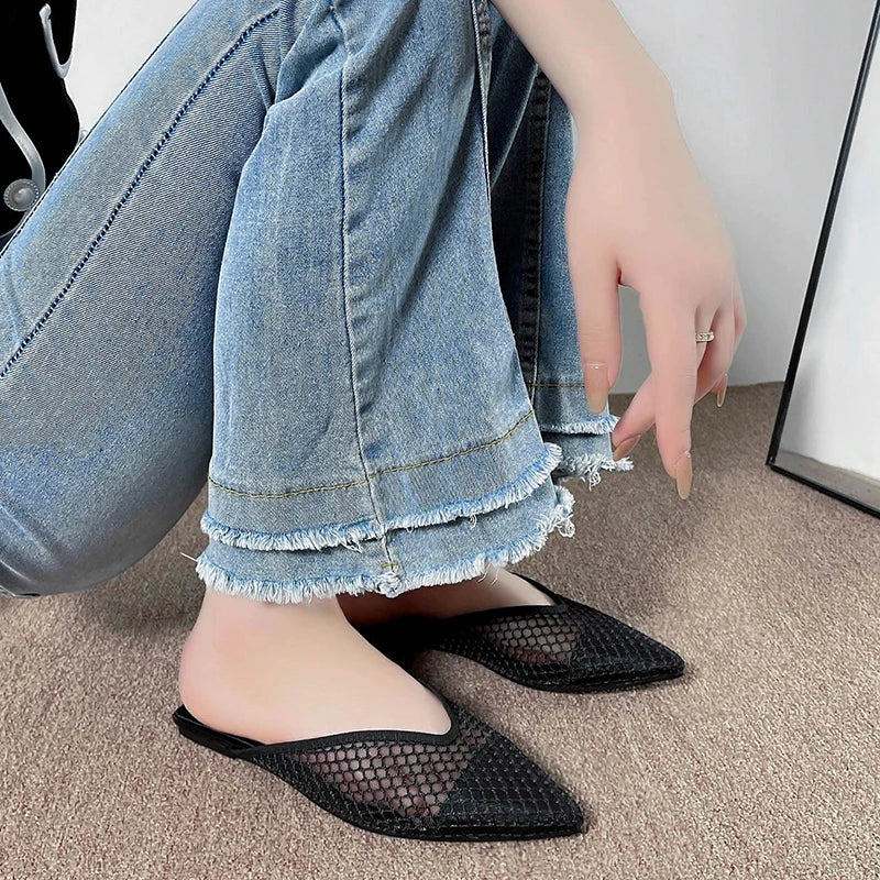 2024 New Women's Pointed Toe Flat Soft Shoes Flip Flop Women's Sandals Mesh Closed Toe Ladies Slippers Simple Outdoor Slippers