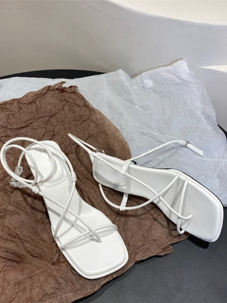 Cross Toe Hollow Out Shoes Office Lady Retro Thin Heels Sandals Casual Summer Beach Fashion Vintage Black Shoes Woman Korea