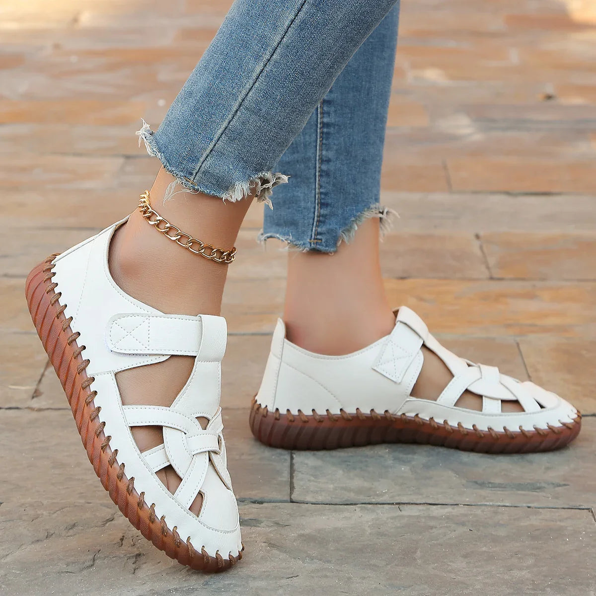 2024 New Hot Outdoor Genuine Leather Women Flats Hollow Woman Soft Shoes Summer Women's Loafers Breathable Beach Female Sandals