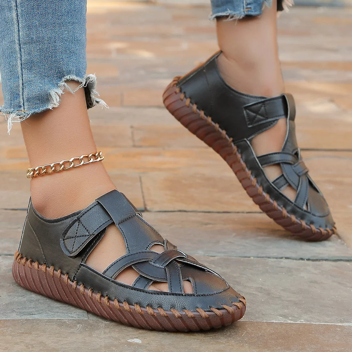 2024 New Hot Outdoor Genuine Leather Women Flats Hollow Woman Soft Shoes Summer Women's Loafers Breathable Beach Female Sandals