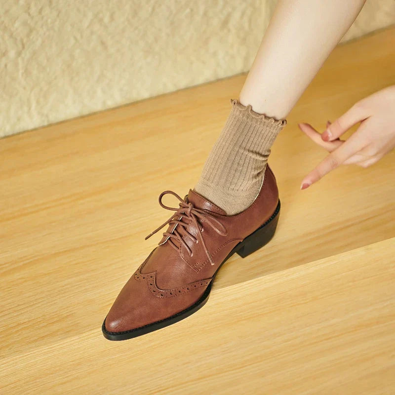 2024 Women's European and American New Spring and Autumn Pointed Leather Lace up Middle Heel Retro Blake Lefu Single Shoes