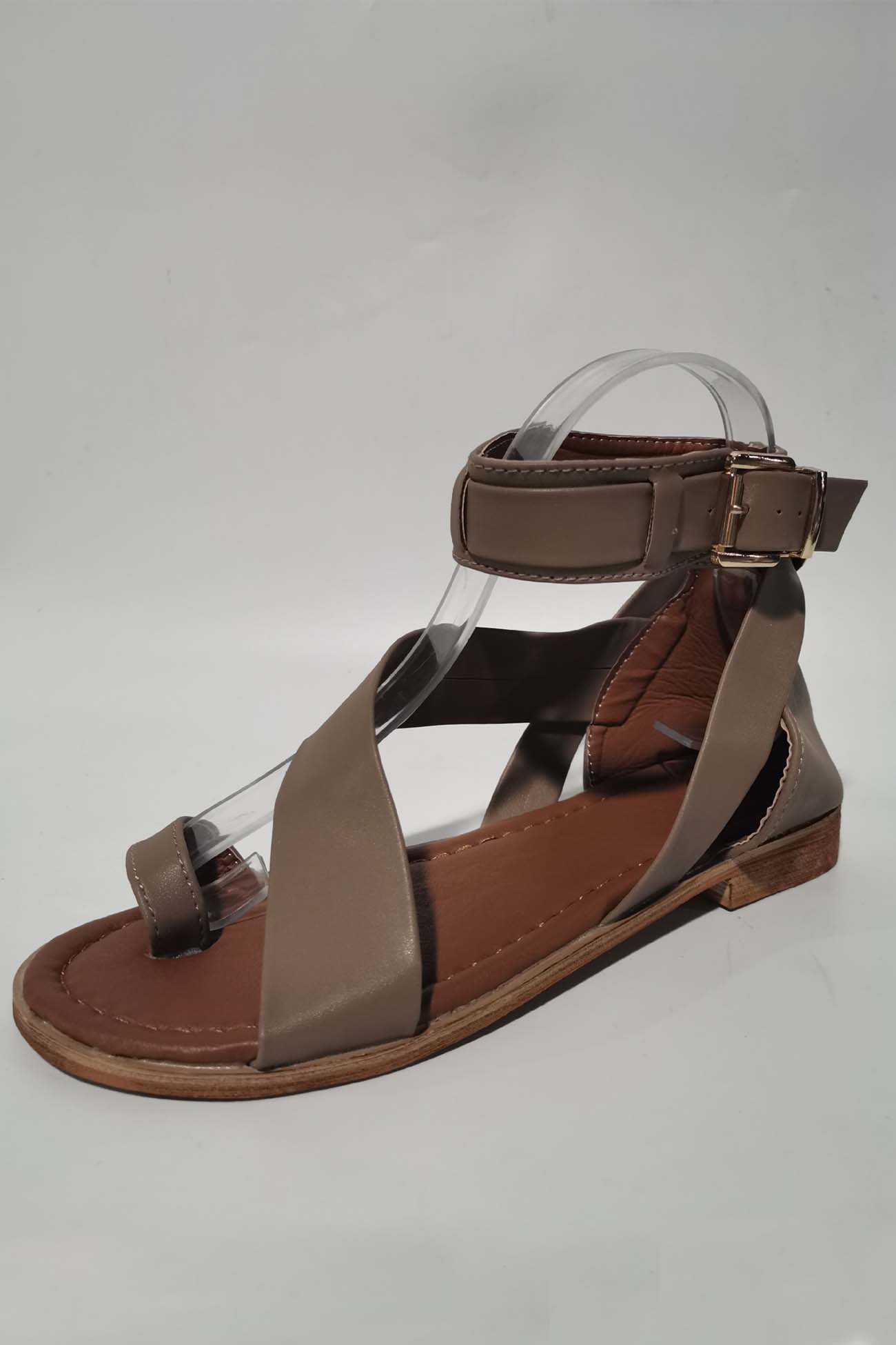 New Fashion Spring Outfit Toe Ring Buckle Strap Flat Sandals