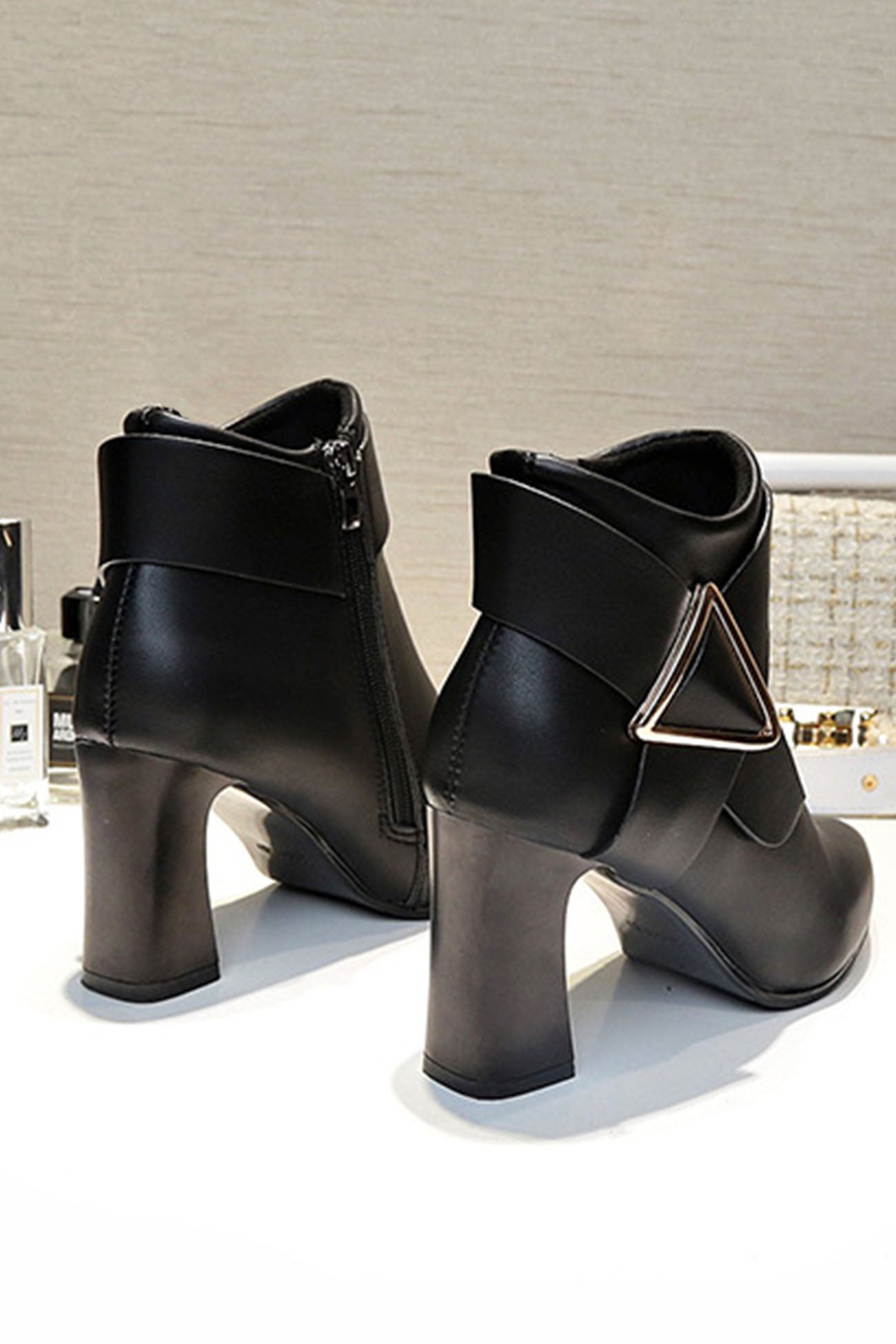 New Fashion Spring Outfit Solid Color Pointed Toe Buckle Ankle Boots