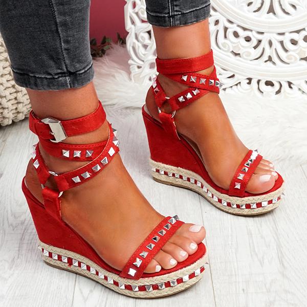 Daily Numy Wedge Rock Studs Sandals