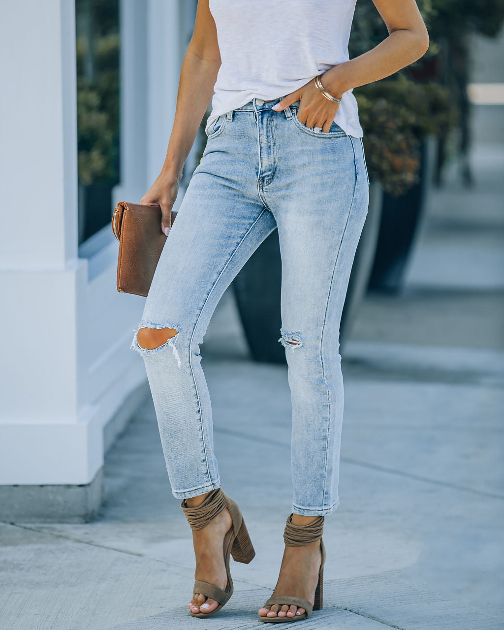 Bevie High Rise Distressed Cropped Denim