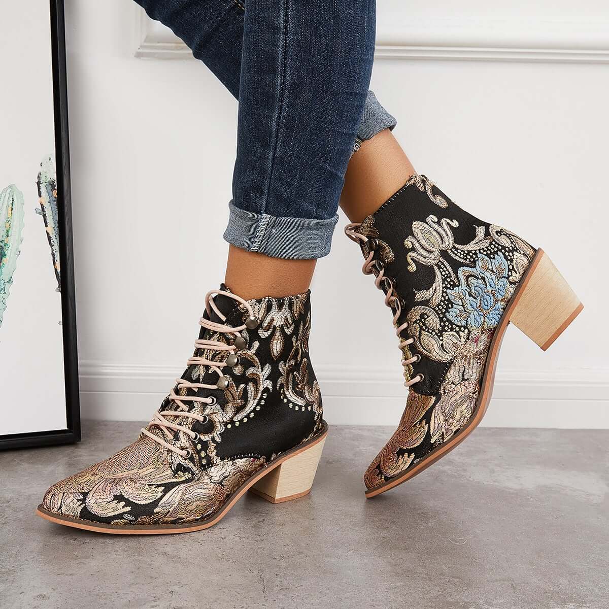 Retro Embroidered Cowboy Ankle Boots Block Heel Western Booties