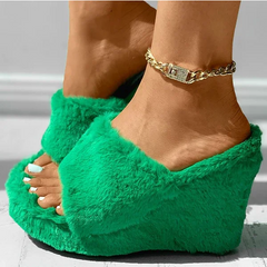 Round Toe Fluffy Wedge Slippers