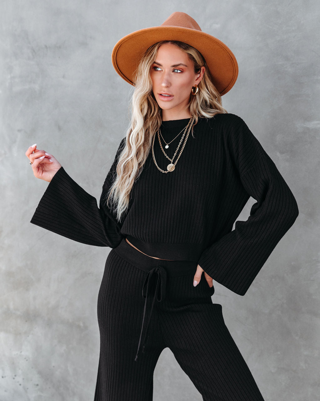 Autumn Splendor Ribbed Knit Crop Top - Black